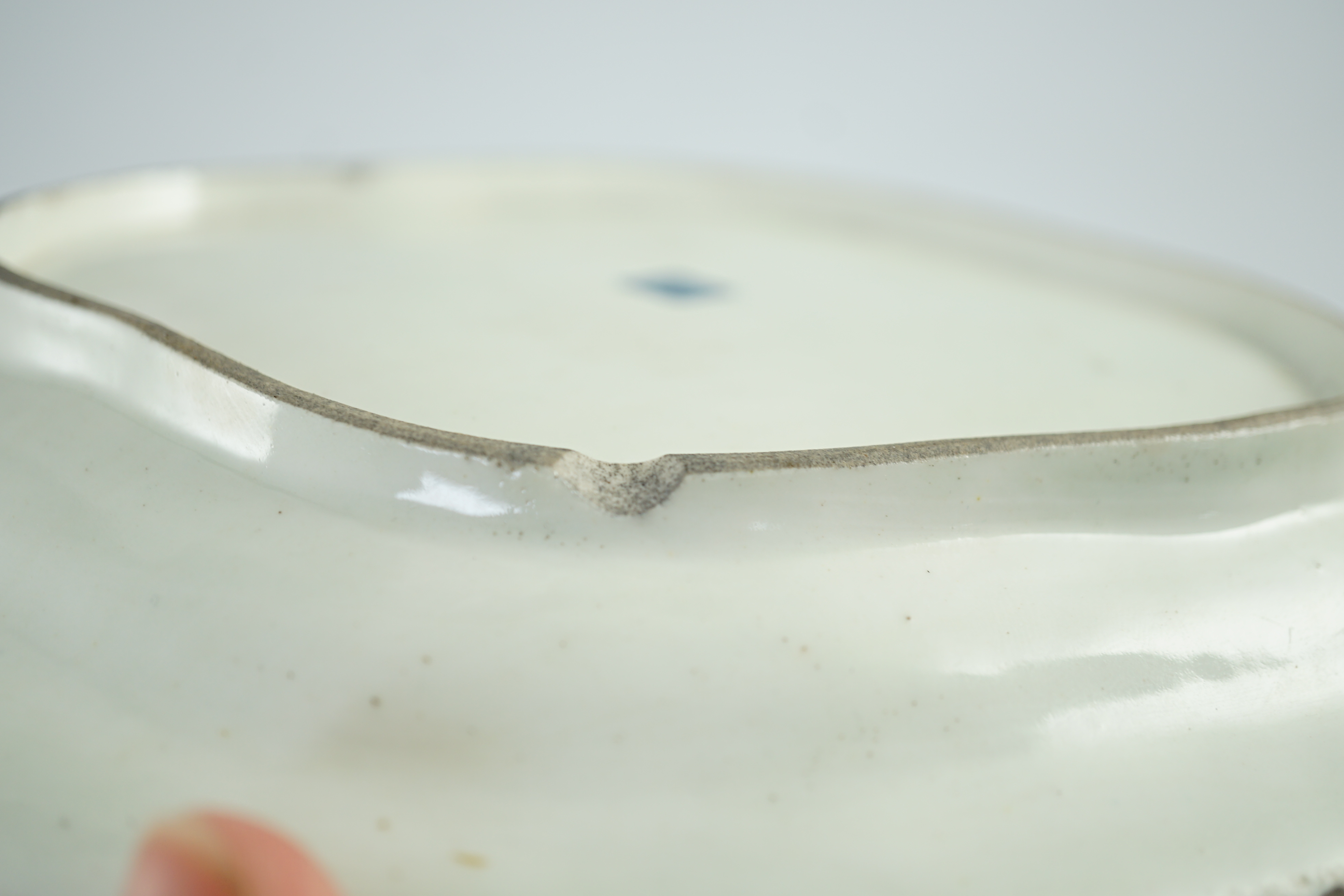 A Worcester scale blue small tureen, cover and stand c.1775